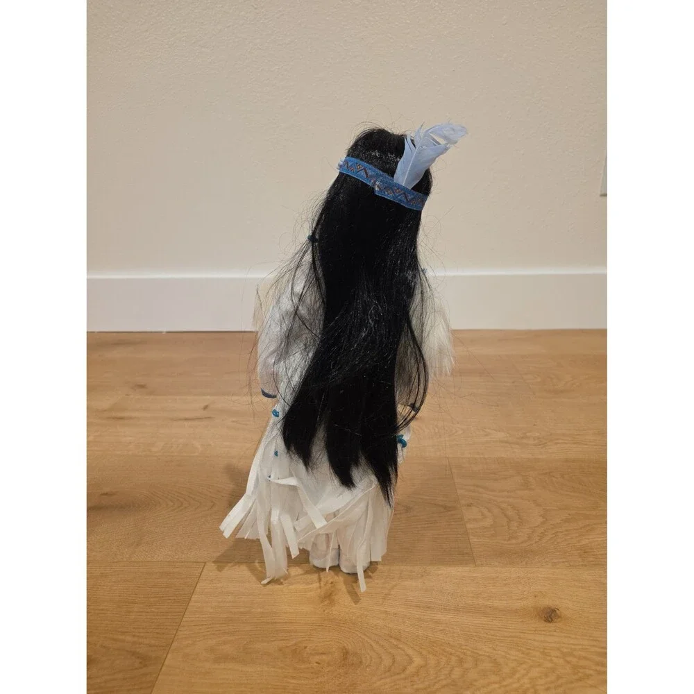 Cholena Native American Doll #40534 - Picture 7 of 8